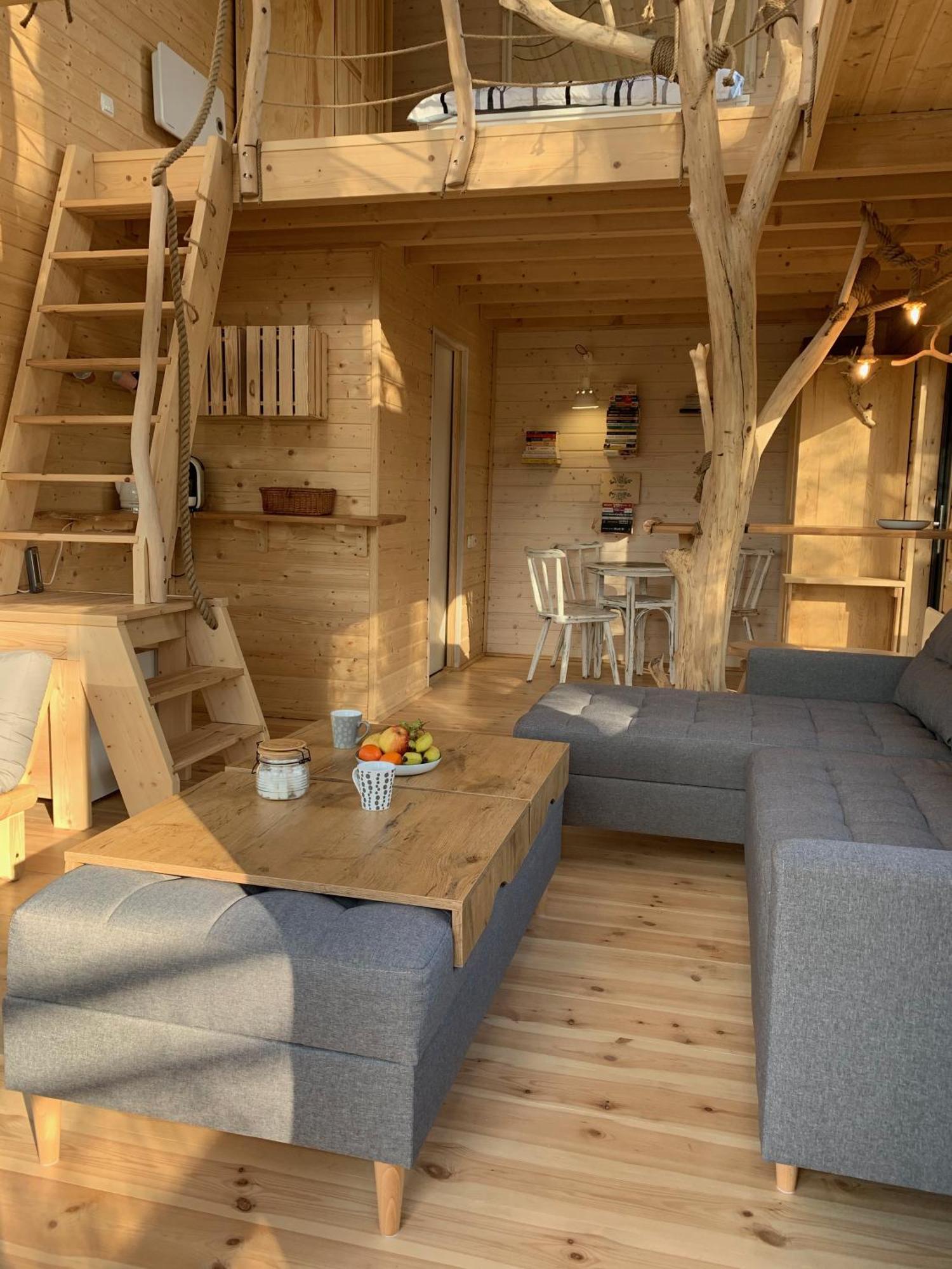 Domek Na Drzewie W Dolinie Uradu Exterior foto